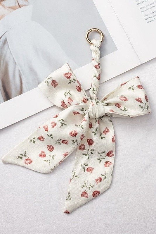 Cream Floral Bow Charm