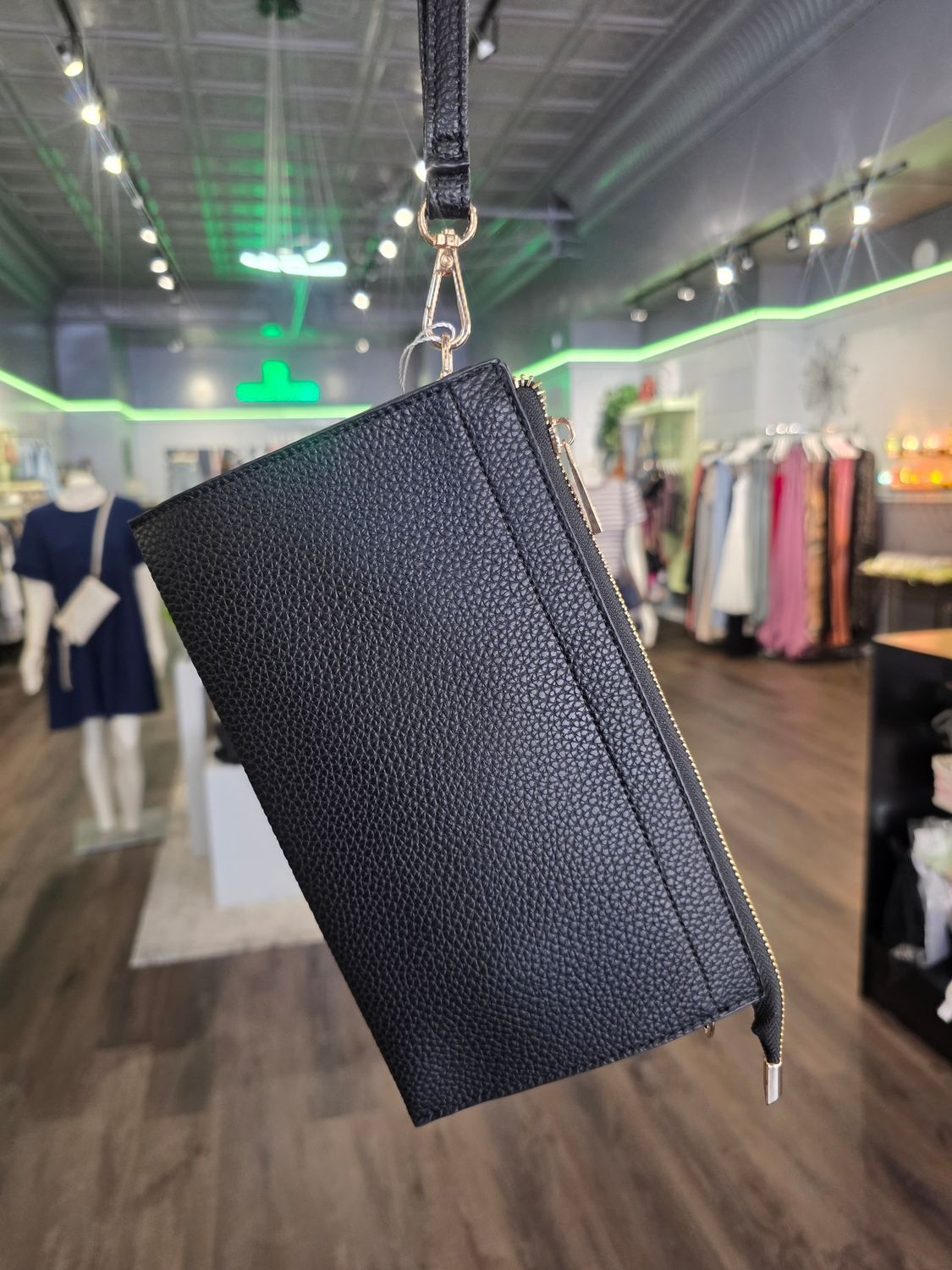 Clutch Crossover (Multiple Colors), Color: Black