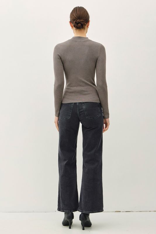 Fitted Mock Neck Sweaters (Multiple Colors)