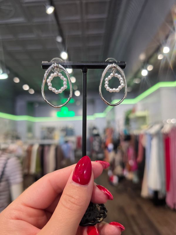 Oval Dangle Earrings with White Beads