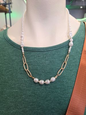 Imitation Pearl Necklace with Yellow Links