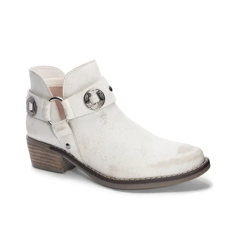 Austin Distressed Booties | Chinese Laundry