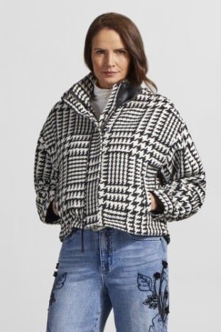 TRIBAL BLK/WHT HTTH JKT