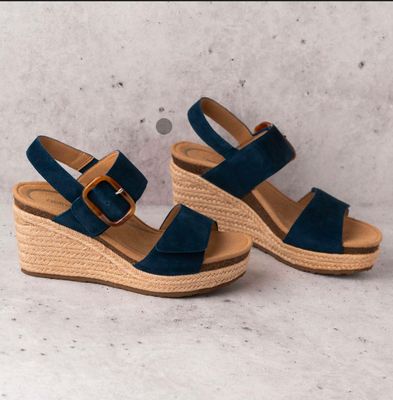 WOMEN’S FOOTWEAR