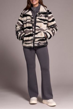 TRIBAL  PLUSH IVORY/BLK ZIP FRNT JKT