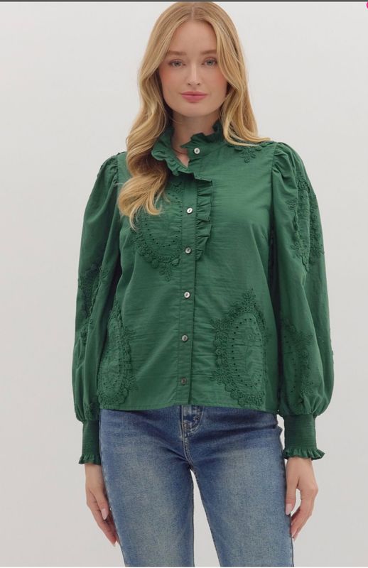 ENTRO | WOMENS TONAL EMBROIDERED BLOUSE W/RUFFLE NECK