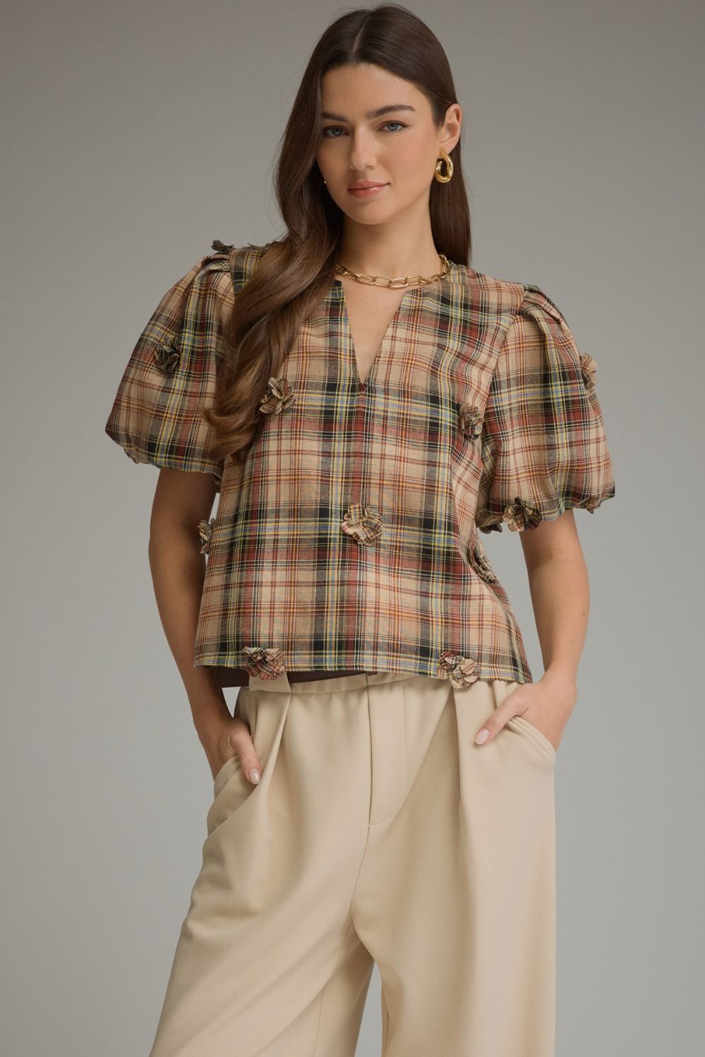 ENTRO | WOMENS SHORT SLEEVE PLAID TOP W/FLORAL APPLIQUE