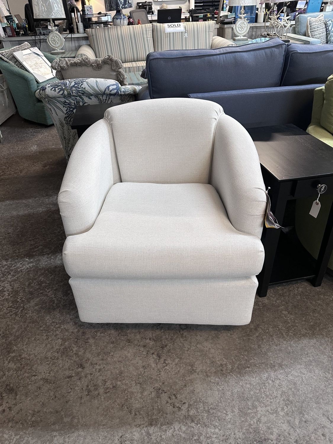 2567-1 Swivel Glider Chair Snow 21557(Grade A)