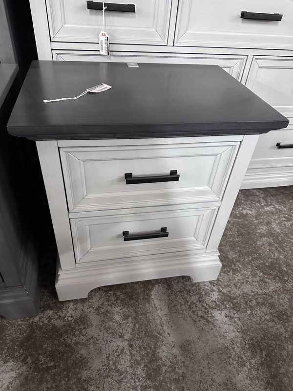 BD85-3002 SUMMIT 2-DOOR NIGHTSTAND MIST/HEATHER GREY