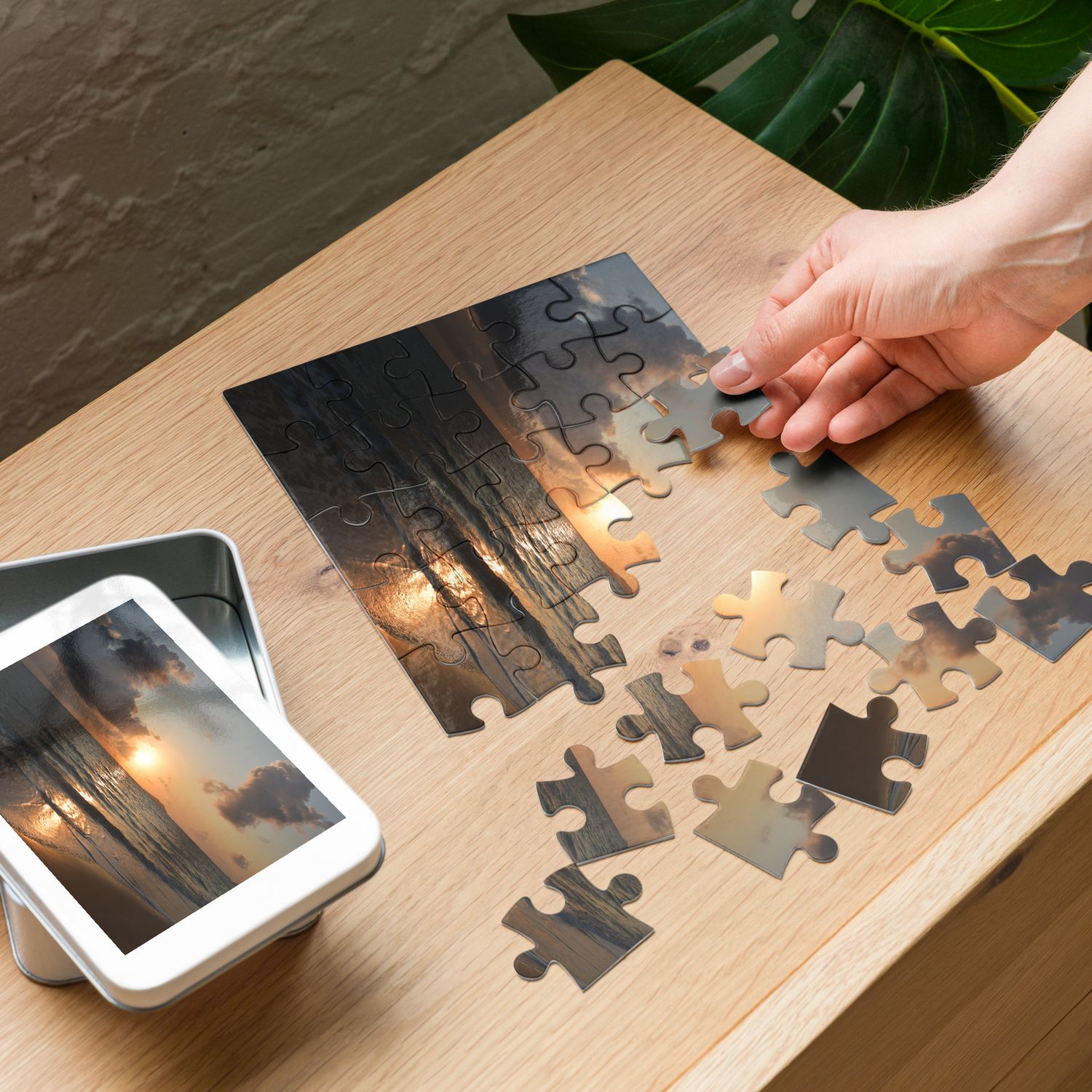 Puzzle et sa boîte en métal - 01225