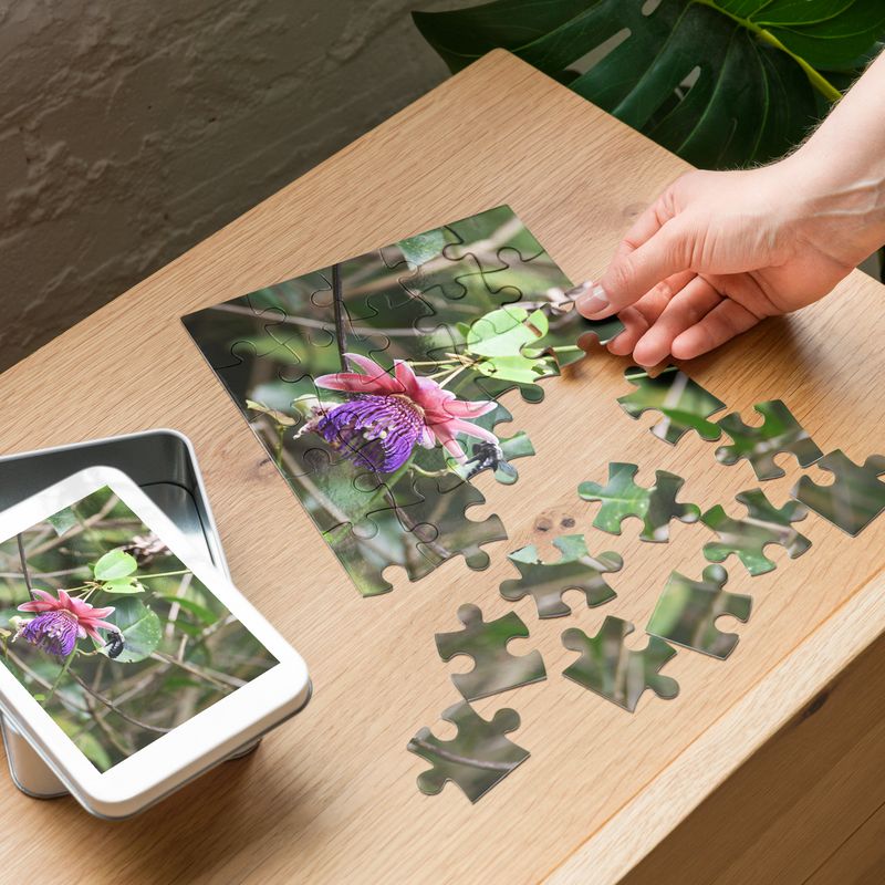 Puzzle et sa boîte en métal - 01236