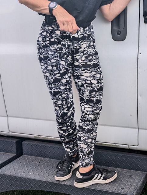 Ultra Soft Skull Print Legging