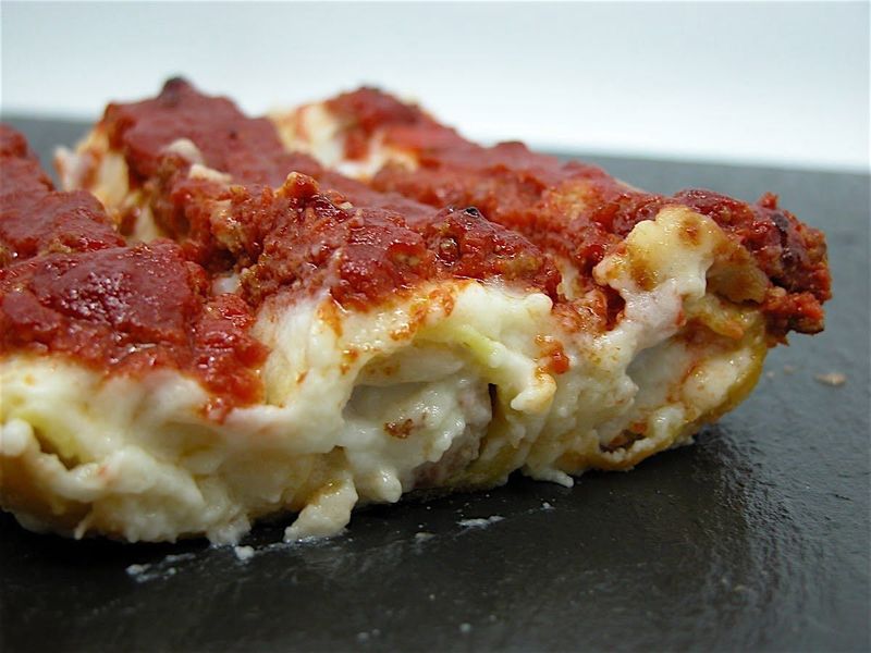 Cannelloni di carne, conditi (1 porzione)