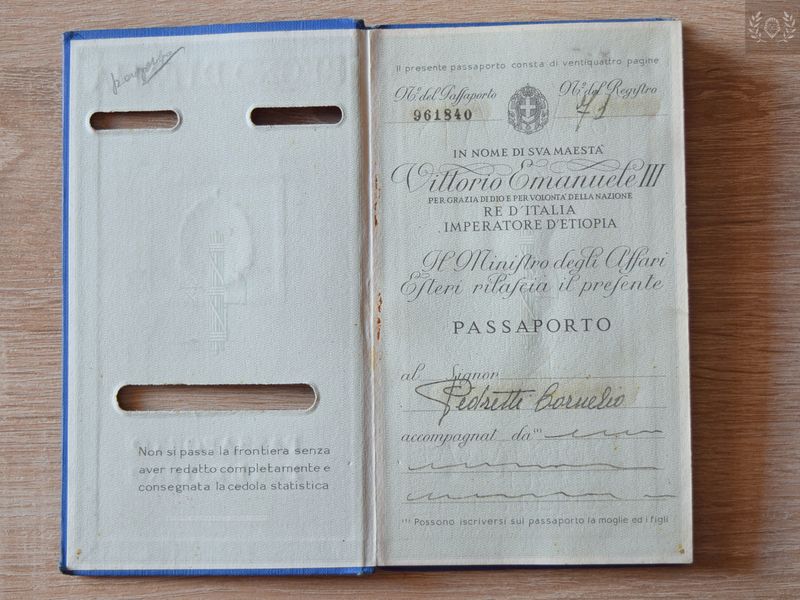 Kingdom of Italy, 1942 passprt, Albania