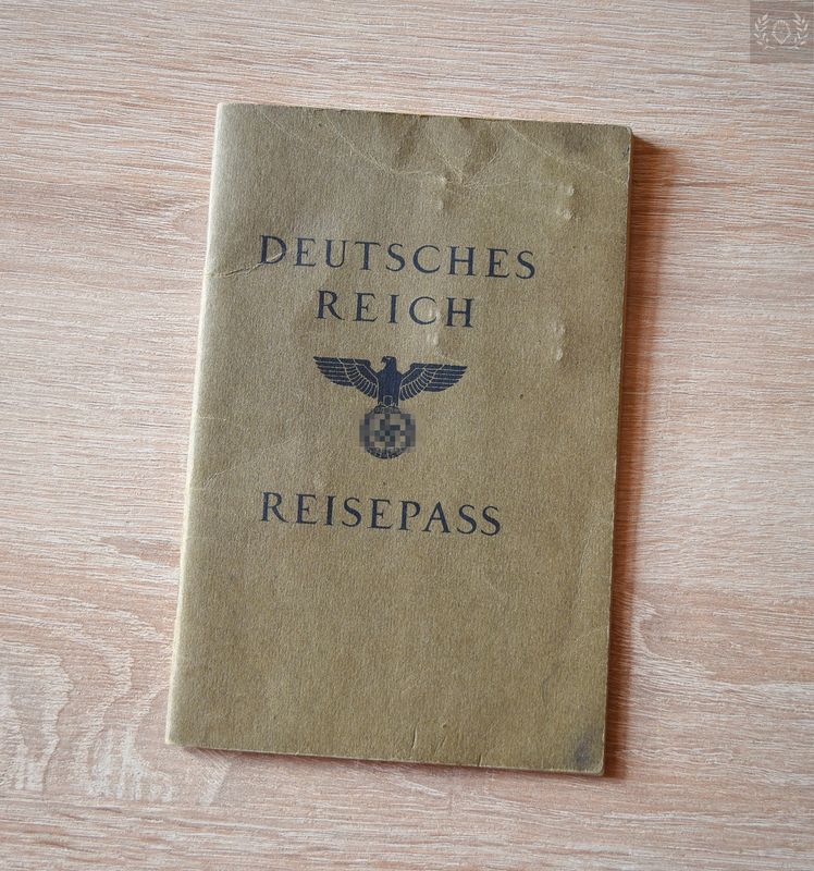 Germany 1937-1942, travel to Paris Expedition
