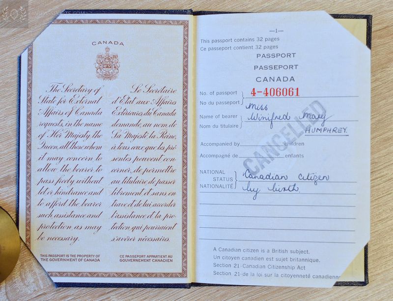Canada 1955-1960 passport