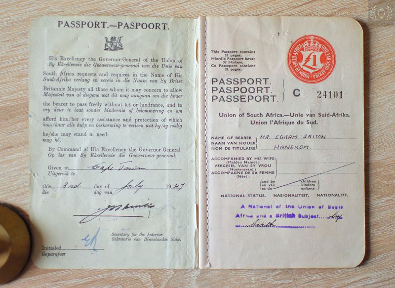 Union of South Africa 1947-1952 passport, mega rare in excellent condition