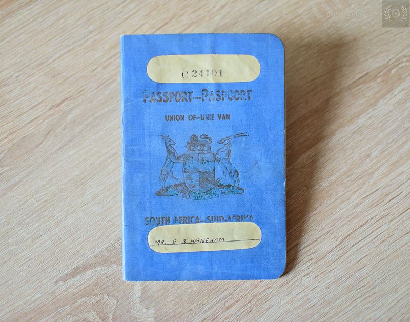 Union of South Africa 1947-1952 passport, mega rare in excellent condition