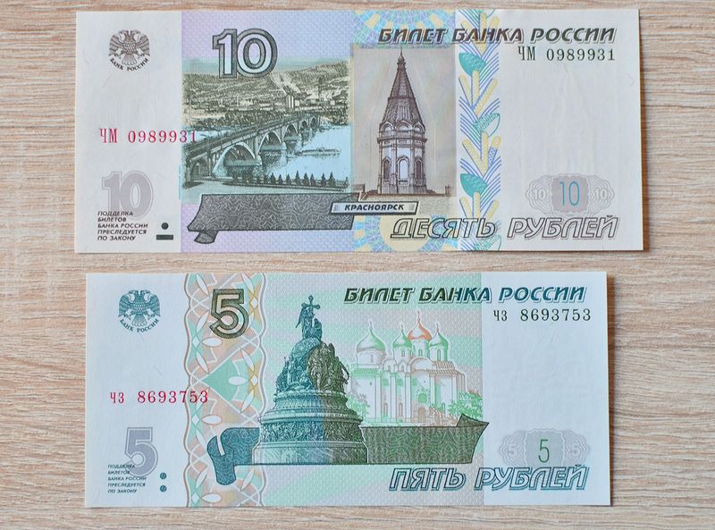 Ru.