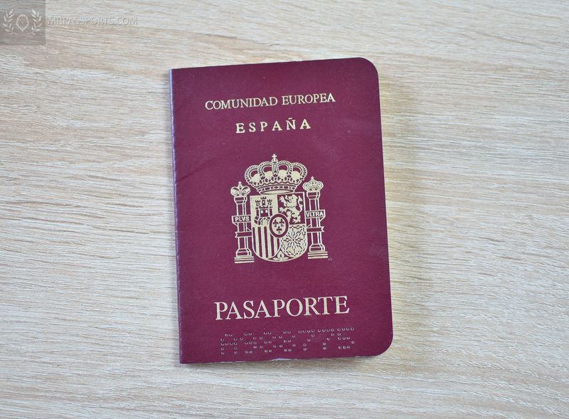 Spain 1989-1999 Passport, mint