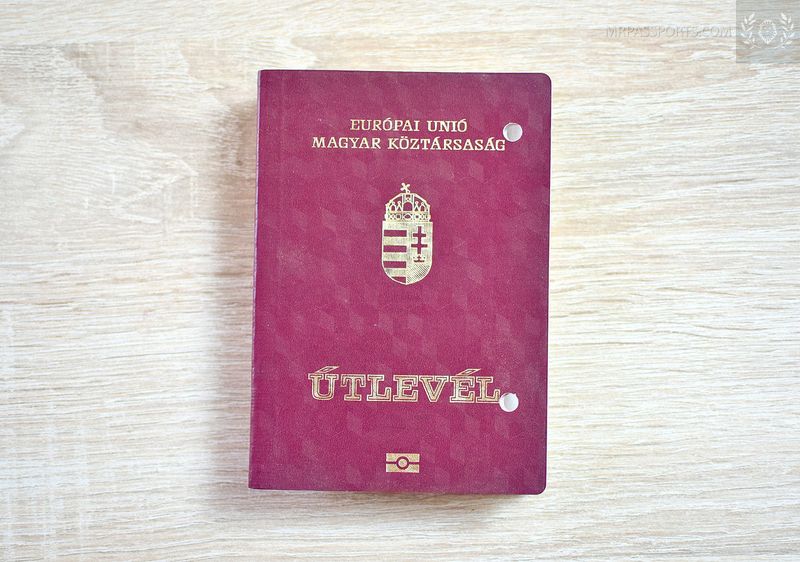 Hungary 2008-2013 biometric passport