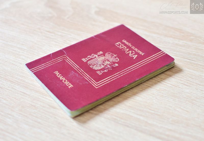 Spain 2003-2013 pre-biometric passport