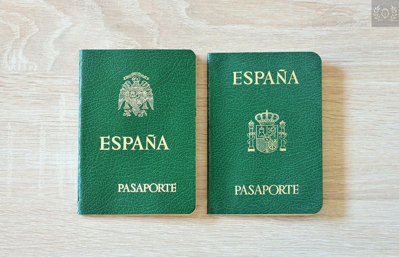 Spain, 2 passports 1979-1984 / 1988-1993