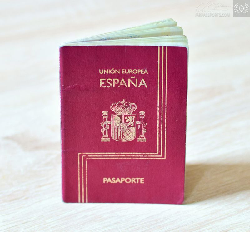 Spain 2003-2013 pre-biometric passport