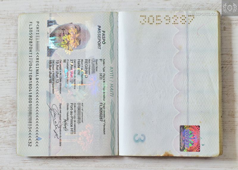 Haiti 2013-2018 pre-biometric passport