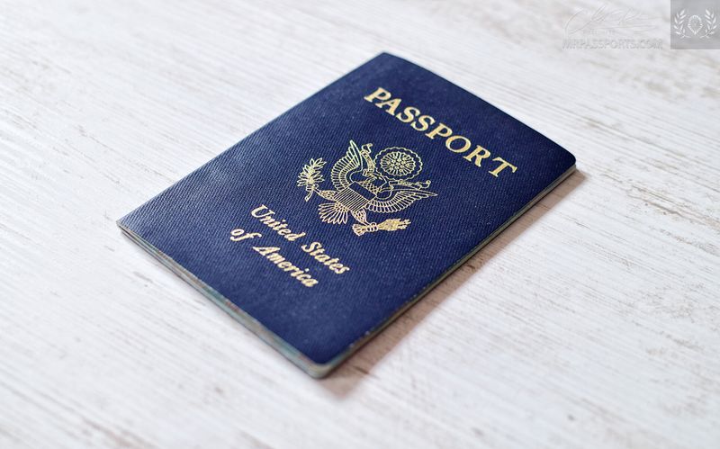 USA, 2006-2016 pre-biometric passport, no cuts