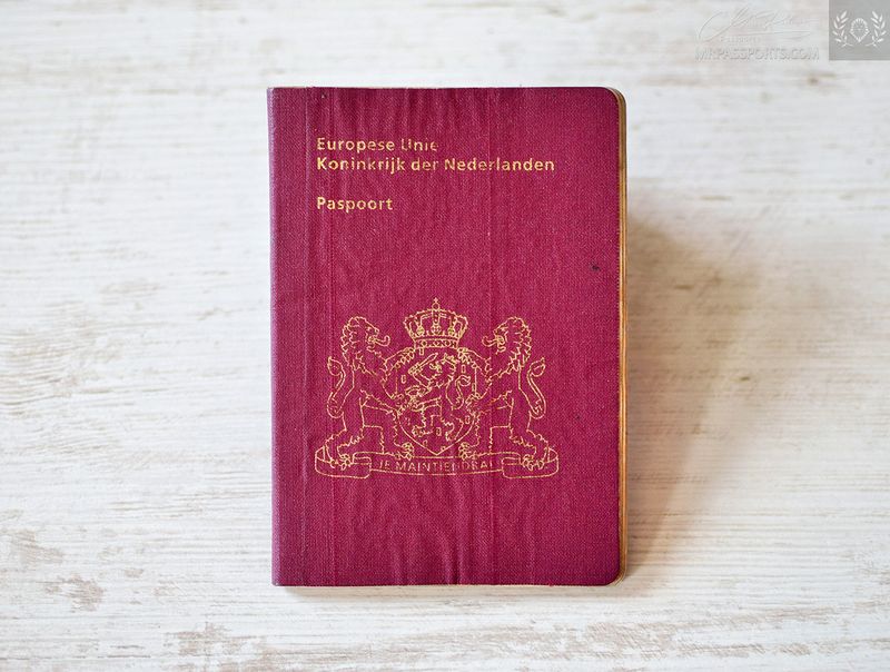 Netherlands, St. Maarten 1997-2002 passport, mega rare and very beautiful