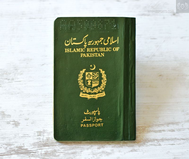 Pakistan 1992-1997 passport
