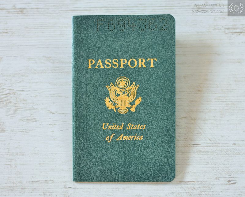 USA 1965-1968 passport, excellent condition