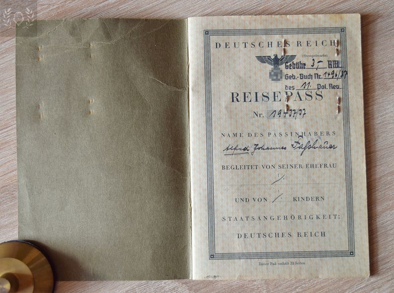German Empire 1937-1942 passport, travel to Paris Expedition, excellent condition. Never seen anyone with such a visa before.