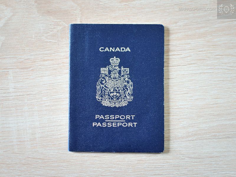 Canada 1991-1996 passport, excellent condition without cuts or cancelled stamps