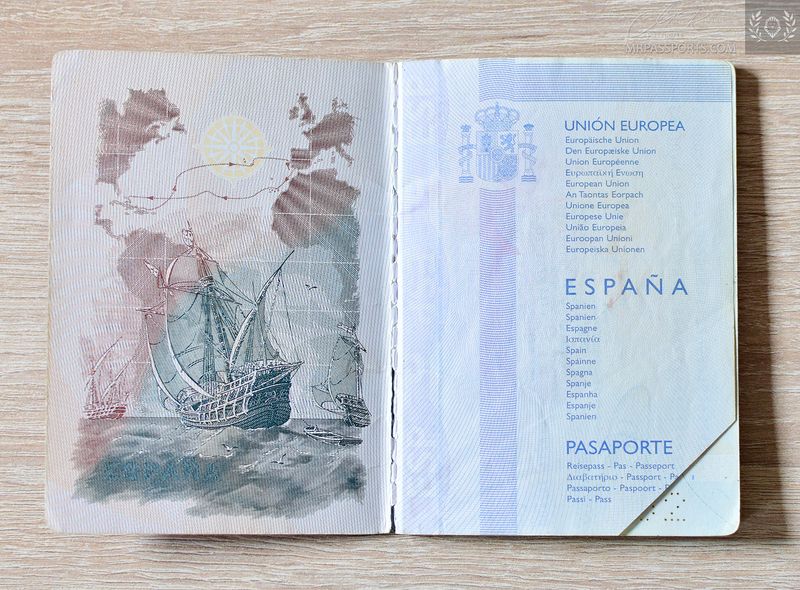 Spain 2003-2013 pre-biometric passport