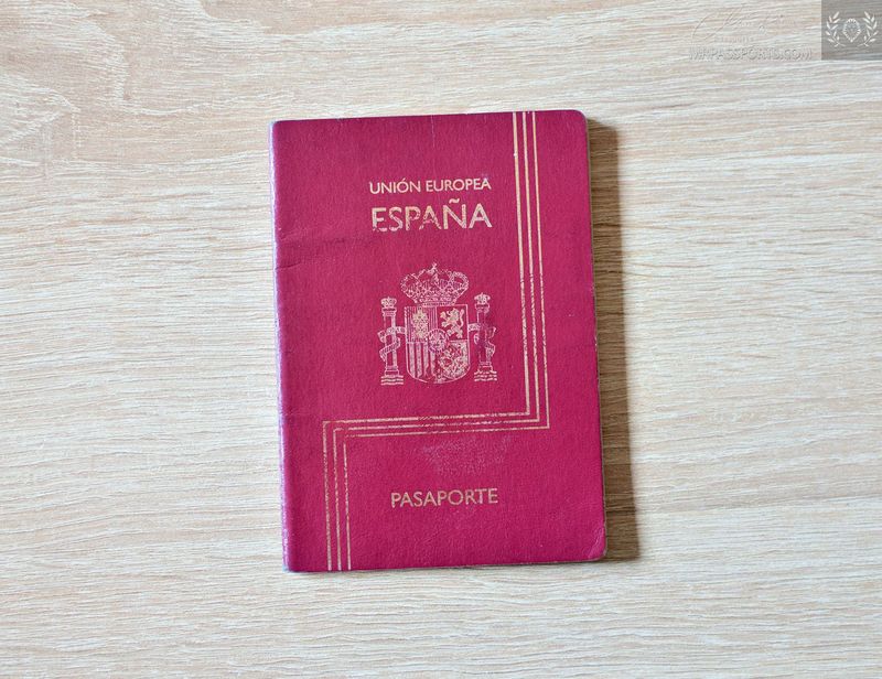 Spain 2003-2013 pre-biometric passport