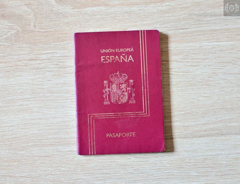 Spain 2003-2013 pre-biometric passport