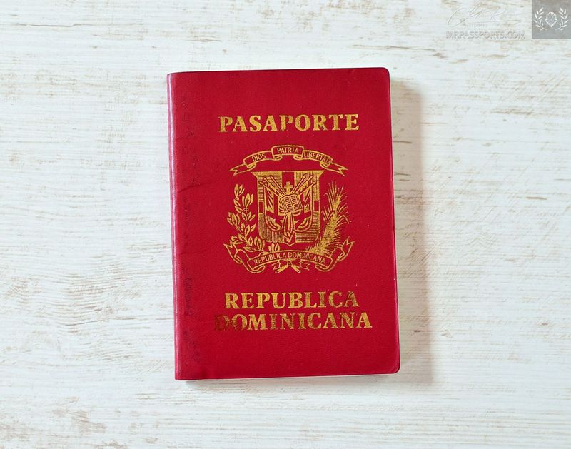 Dominican Republic 1995-2001 Passport
