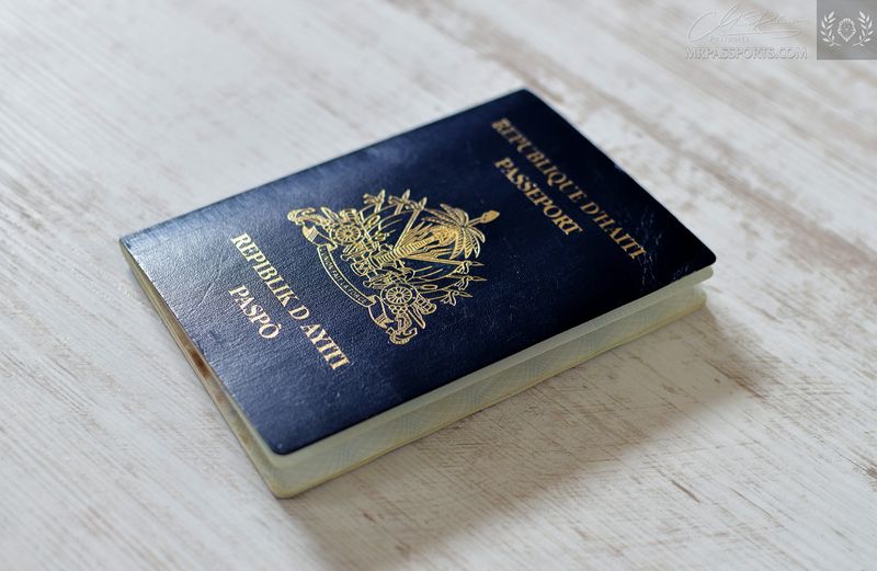 Haiti 2013-2018 pre-biometric passport