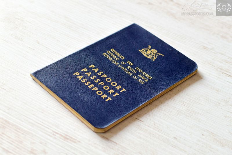 South Africa 1987 passport, excellent condition, mega rare