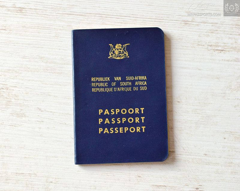 South Africa 1987 passport, excellent condition, mega rare
