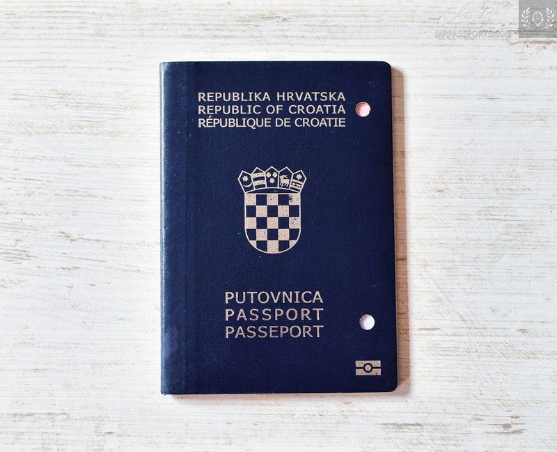 Croatia, 2010-2020 biometric passport / e-passport, given at Sarajevo, BIH