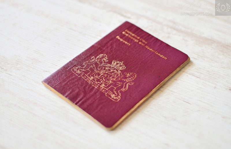 Netherlands, St. Maarten 1997-2002 passport, mega rare and very beautiful