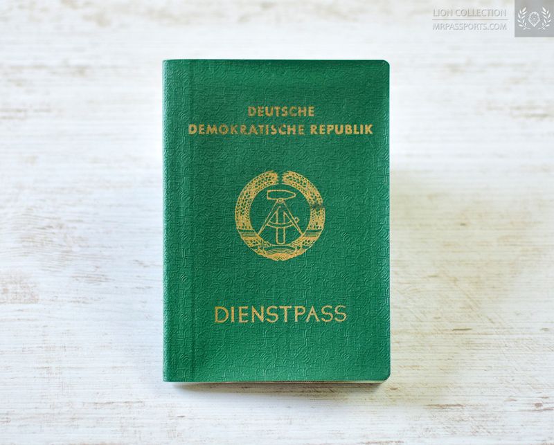East Germany GDR (DDR) 1987-1997 smallsize Service Passport of a deputy editor-in-chief, USA, Canada visas!!