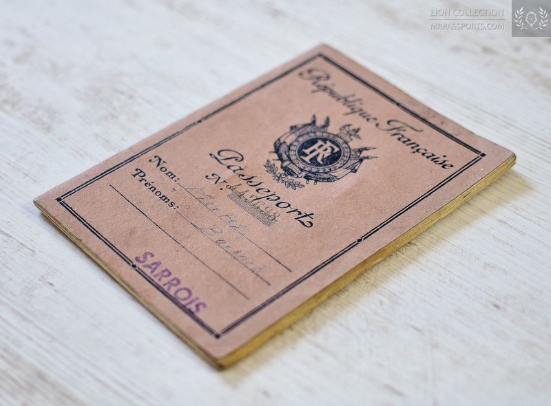 Saar Protectorate. 1953-1957 passport, excellent condition