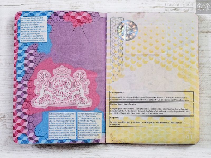 Netherlands 1996-2001 passport, mint condition
