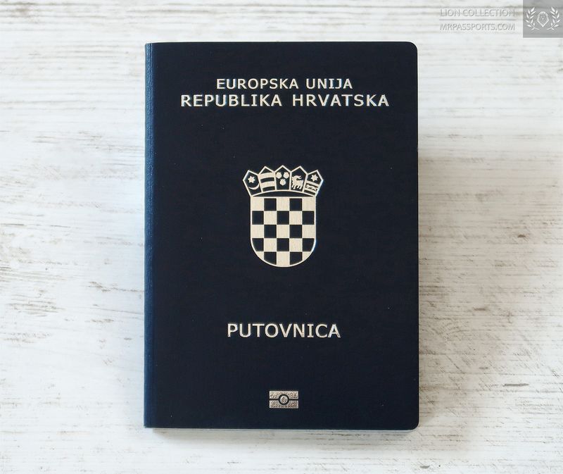 Croatia, biometric passport / e-passport, mint condition