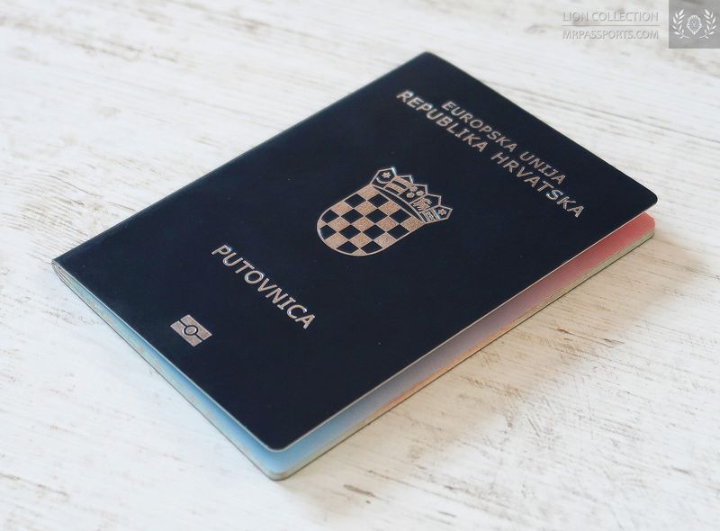 Croatia, biometric passport / e-passport, mint condition