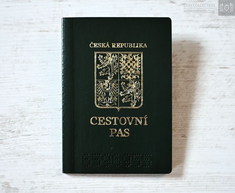 Czech Republic, 1996-2006 passport (Cestovní pas), excellent condition
